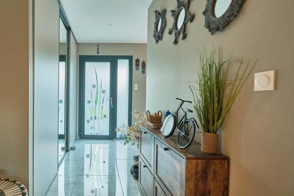 Maison contemporaine de 180 m2 sans travaux, à très faible coût d'énergie