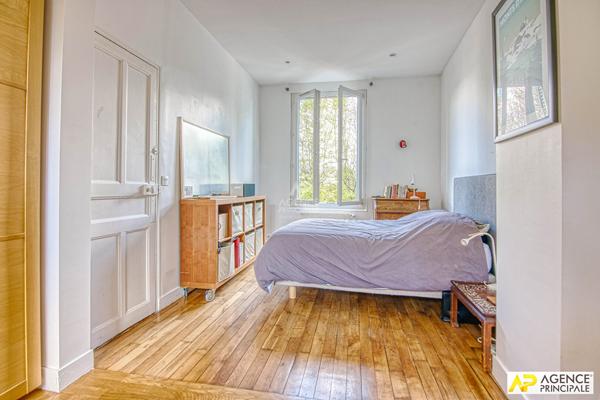 Versailles Montreuil Maison 7 pièces 165 m² habitables sur parcelle de 449 m² 1 360 000 € **  - Référence  28155