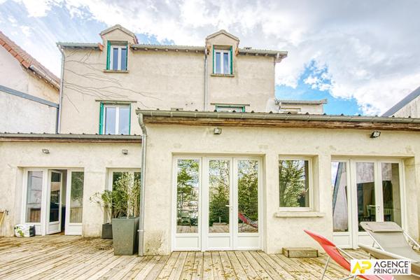 Versailles Montreuil Maison 7 pièces 165 m² habitables sur parcelle de 449 m² 1 360 000 € **  - Référence  28155