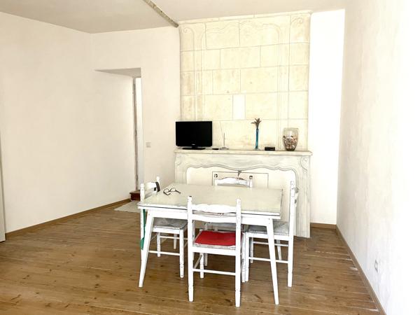 ENSEMBLE IMMOBILIER DE CARACTERE // MIREBEAU CENTRE