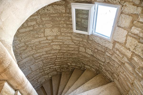 ENSEMBLE IMMOBILIER DE CARACTERE // MIREBEAU CENTRE