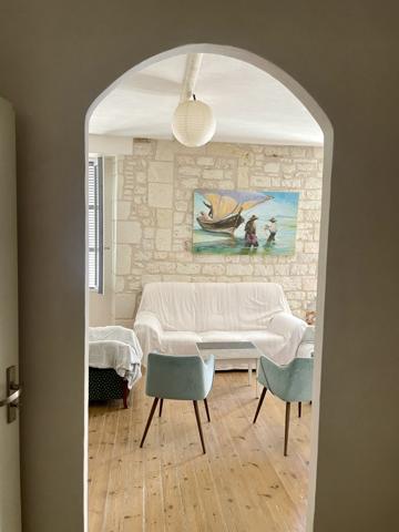 ENSEMBLE IMMOBILIER DE CARACTERE // MIREBEAU CENTRE