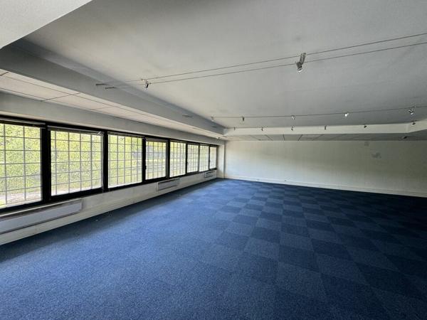 BUREAUX à VENDRE de 265 m²