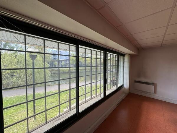 BUREAUX à VENDRE de 265 m²
