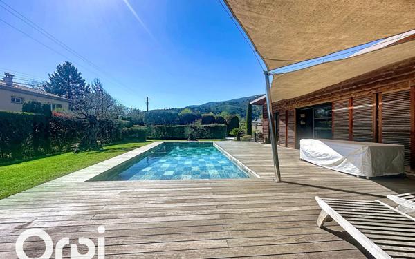 Maison à vendre    5 pièces •  Saint-Blaise