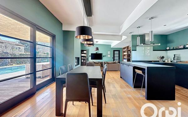 Maison à vendre    5 pièces •  Saint-Blaise