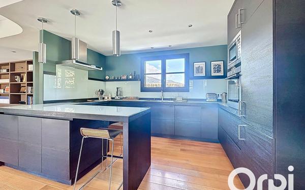 Maison à vendre    5 pièces •  Saint-Blaise