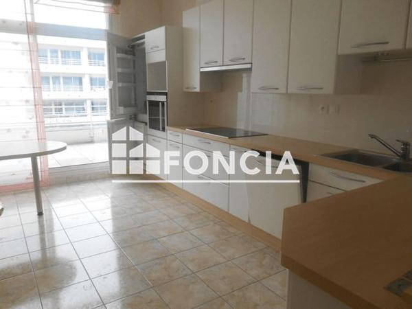 Location Appartement 4 pièces 117.89 m² - 5 RUE LT DE POLICE RYCKEBUSCH Vannes 56000