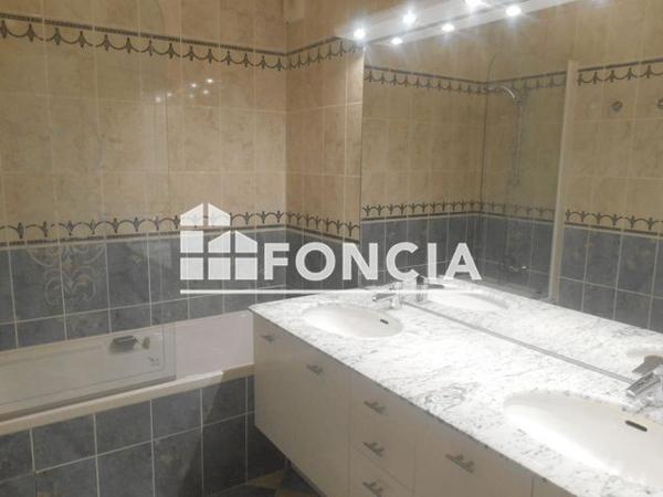 Location Appartement 4 pièces 117.89 m² - 5 RUE LT DE POLICE RYCKEBUSCH Vannes 56000