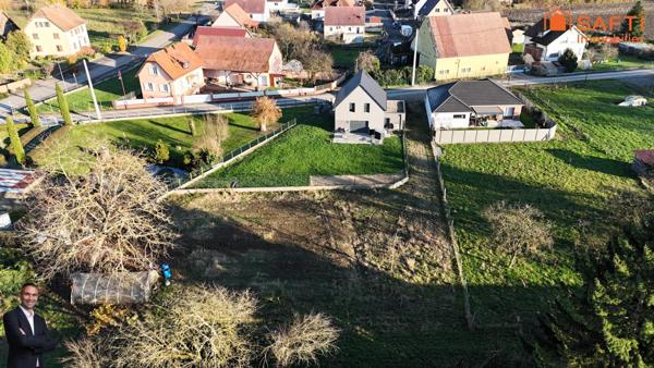 Superbe terrain constructible de 10,75 ares, libre de constructeur et hors lotissement !