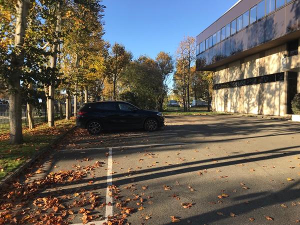 BUREAUX RARES SUR CE SECTEUR !