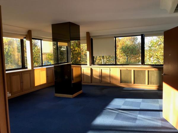 BUREAUX RARES SUR CE SECTEUR !