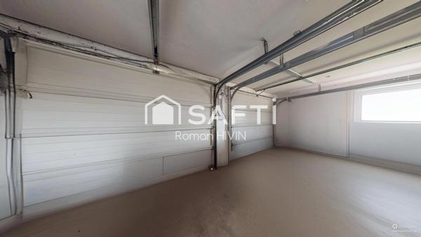 Maison familiale semi plain-pied, secteur calme avec jardin et double garage