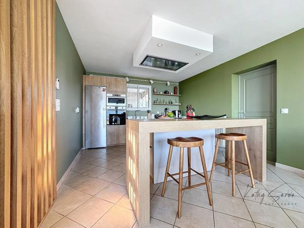 Maison à vendre maison 5 pièces  en première ligne avec piscine PEROLS (34)