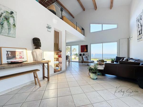 Maison à vendre maison 5 pièces  en première ligne avec piscine PEROLS (34)