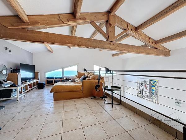 Maison à vendre maison 5 pièces  en première ligne avec piscine PEROLS (34)