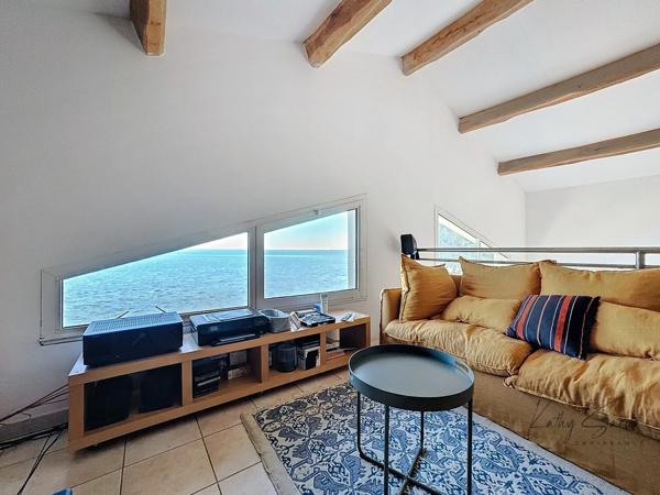 Maison à vendre maison 5 pièces  en première ligne avec piscine PEROLS (34)