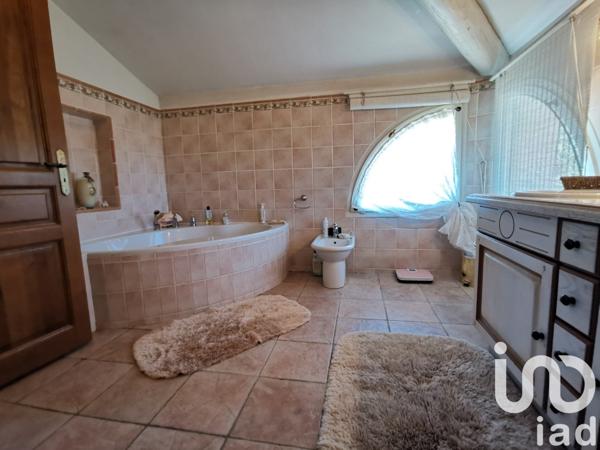 Maison traditionnelle 5 pièces de 160 m² à Pujaut (30131)