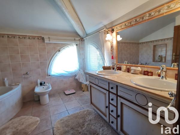 Maison traditionnelle 5 pièces de 160 m² à Pujaut (30131)