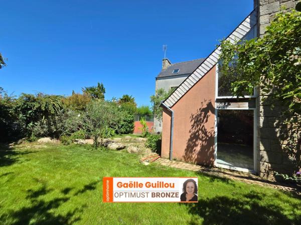 SAINT POL DE LEON : Maison de ville de 6 pièces 134m² avec jardin clos proche centre