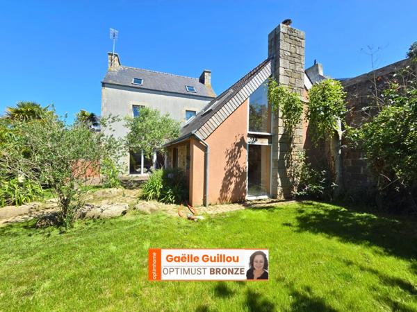 SAINT POL DE LEON : Maison de ville de 6 pièces 134m² avec jardin clos proche centre