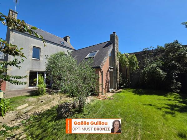 SAINT POL DE LEON : Maison de ville de 6 pièces 134m² avec jardin clos proche centre