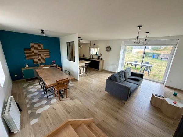 VAIGES – Maison – 3 chambres + bureau – Garage 65 m² – Terrain 717 m²