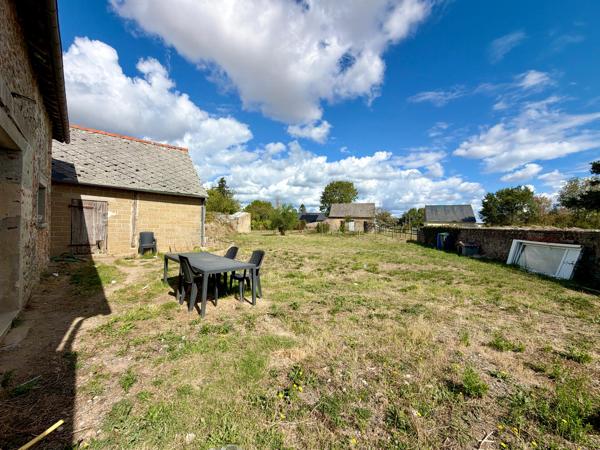 VAIGES – Maison – 3 chambres + bureau – Garage 65 m² – Terrain 717 m²