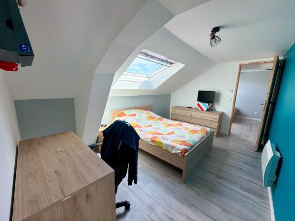 VAIGES – Maison – 3 chambres + bureau – Garage 65 m² – Terrain 717 m²
