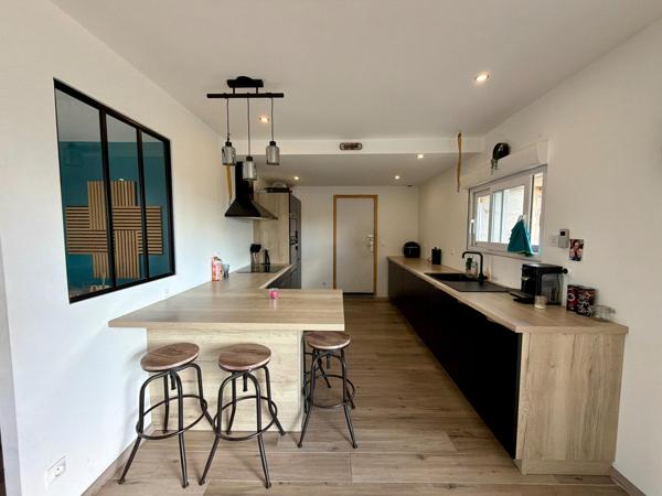 VAIGES – Maison – 3 chambres + bureau – Garage 65 m² – Terrain 717 m²