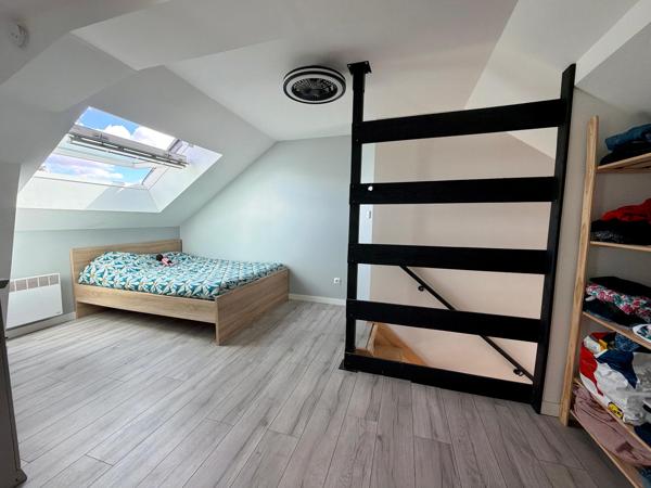 VAIGES – Maison – 3 chambres + bureau – Garage 65 m² – Terrain 717 m²