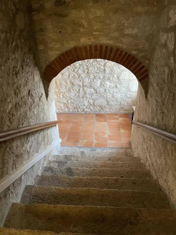 Belle bâtisse en pierre A RENOVER