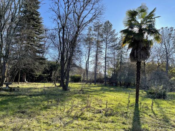 Belle bâtisse en pierre A RENOVER