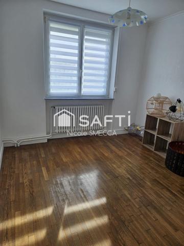 Maison mitoyenne,3 chambres,jardin,garage