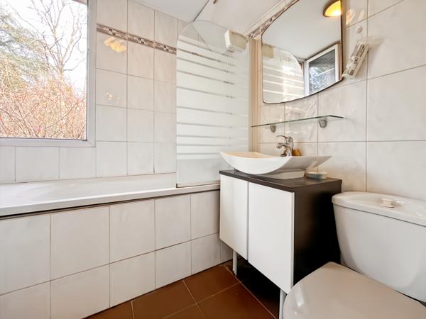 Linas (91310) LINAS – Appartement F2 au premier étage avec jardin à partager