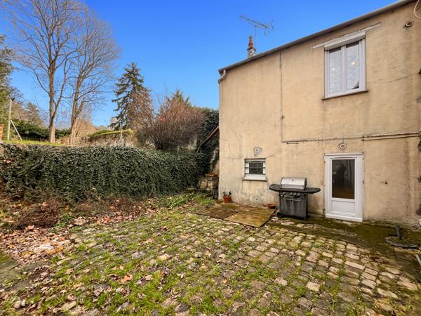 Linas (91310) LINAS – Appartement F2 au premier étage avec jardin à partager