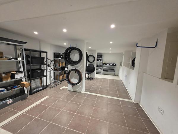 Murs commerciaux 100 m² - Le Peyrou