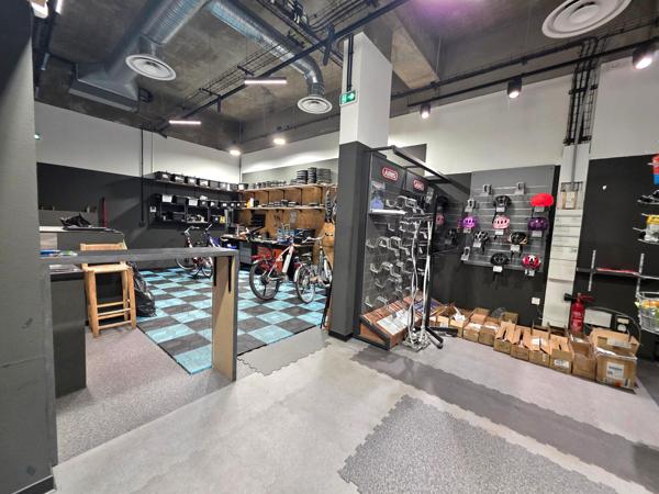 Murs commerciaux 100 m² - Le Peyrou