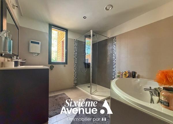 Maison 7 pièces 221 m2