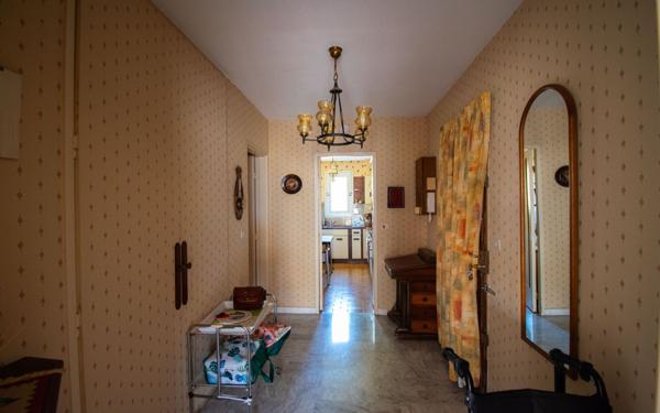 Appartement à vendre    4 pièces • 99 m2 Saint-Laurent-du-Var