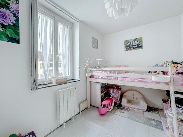 Maison dans le village d'Eragny sur Oise