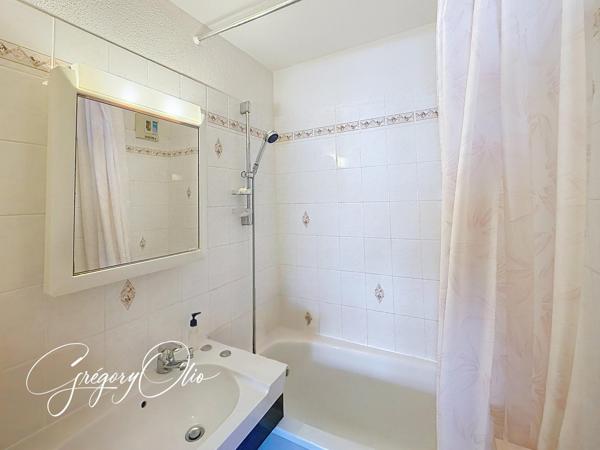 Appartement 2 pièces ave place de parking privative