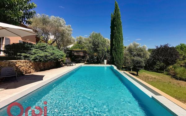 Maison à vendre    6 pièces •  La Cadière-d'Azur