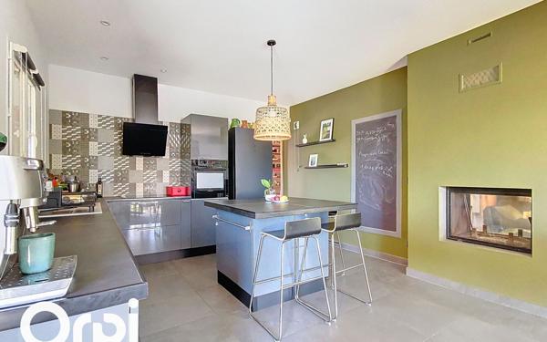 Maison à vendre    6 pièces •  La Cadière-d'Azur