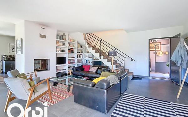 Maison à vendre    6 pièces •  La Cadière-d'Azur