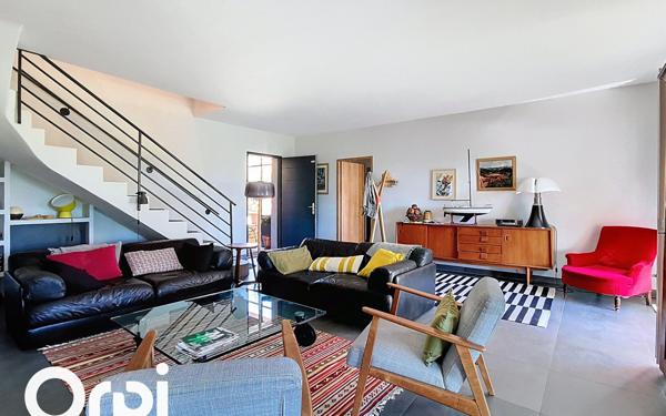 Maison à vendre    6 pièces •  La Cadière-d'Azur