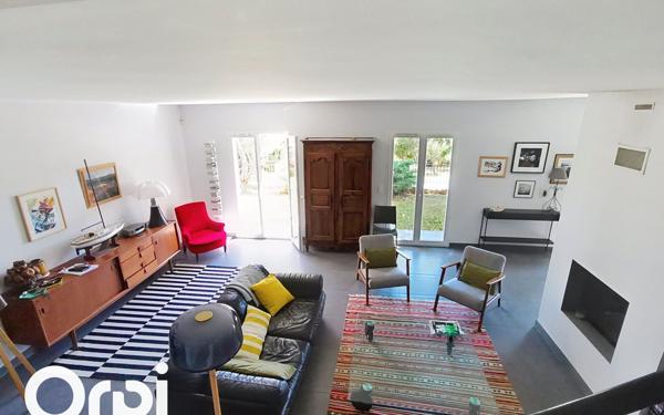 Maison à vendre    6 pièces •  La Cadière-d'Azur