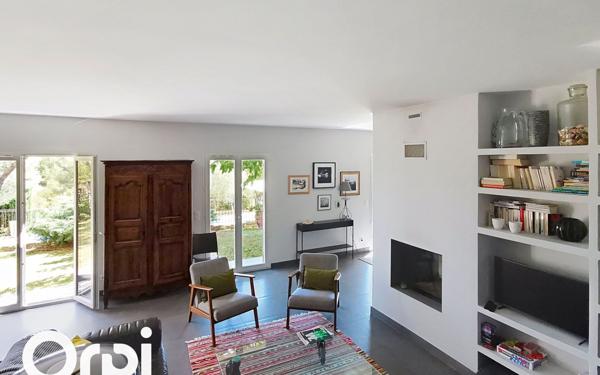 Maison à vendre    6 pièces •  La Cadière-d'Azur