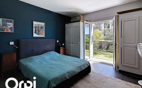 Maison à vendre    6 pièces •  La Cadière-d'Azur