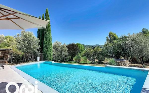 Maison à vendre    6 pièces •  La Cadière-d'Azur